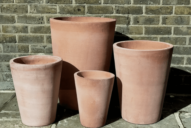Fiberglass vs Terracotta Planters for Thriving NYC Landscapes
