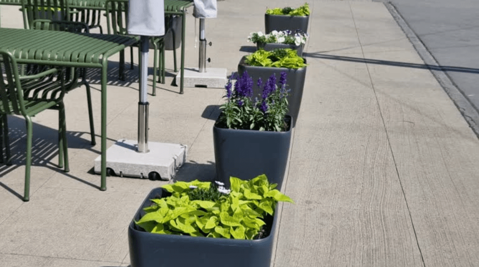 fiberglass commercial planters